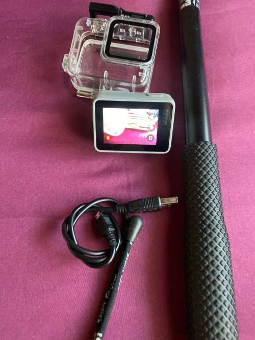 GoPro Hero 7 Full HD Action Camera - White * 128 GB MICRO SD CARD*HOUSING * SMART BRAKET * USB CABLE